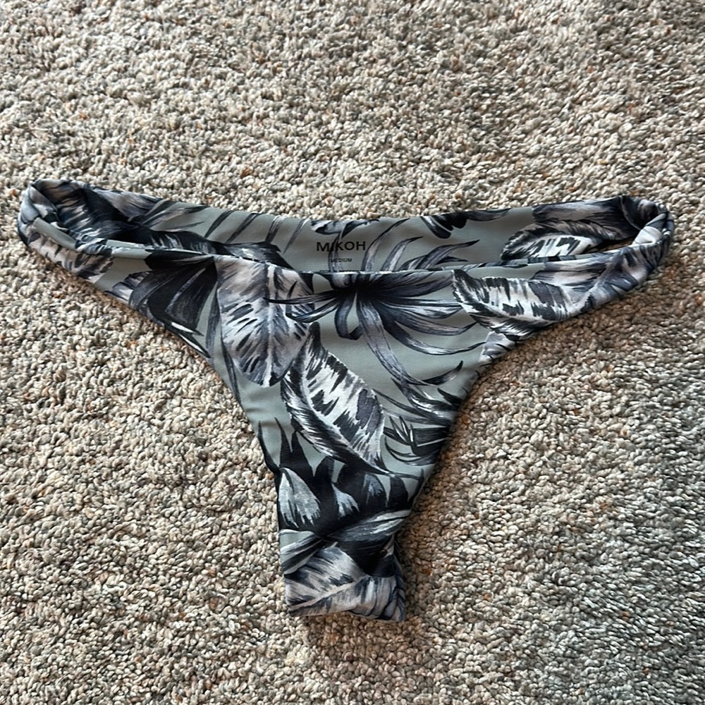 Mikoh bottoms m